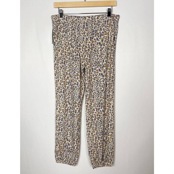 New Honeydew Medium Star Seeker Brushed Jersey Leopard Coordinating Lounge Set - Picture 9 of 16